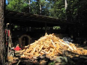 Splitting yellow pine for a firing